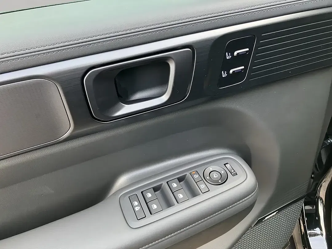 Hyundai SANTA FE - Thumbnail 10