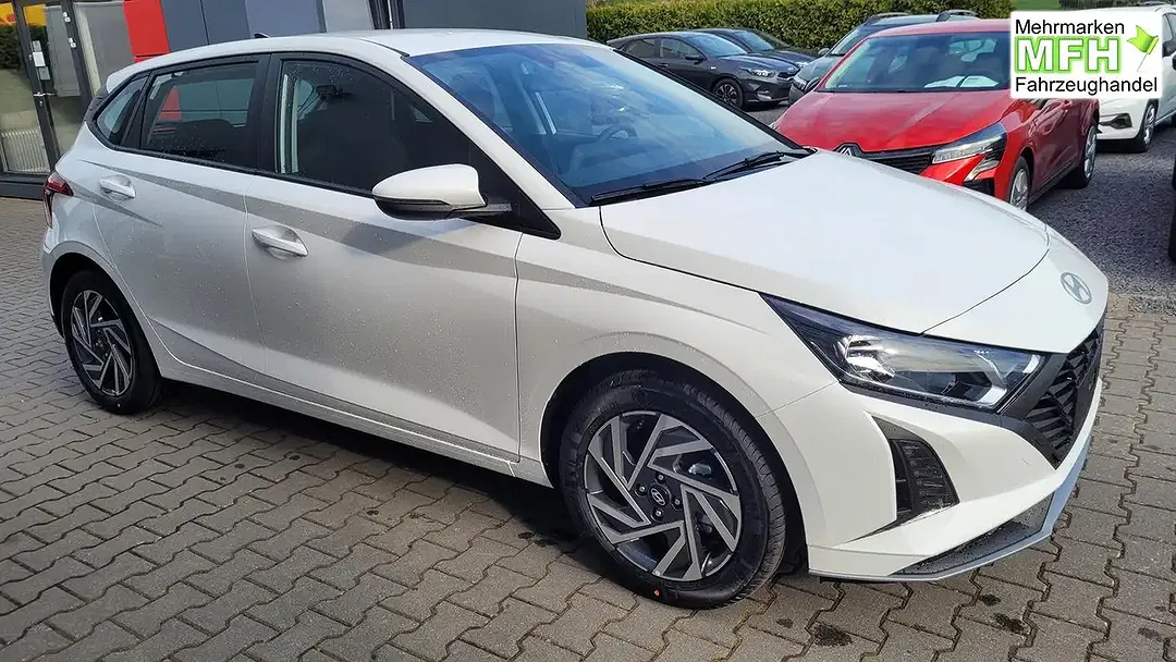 Hyundai i20 - Thumbnail 3