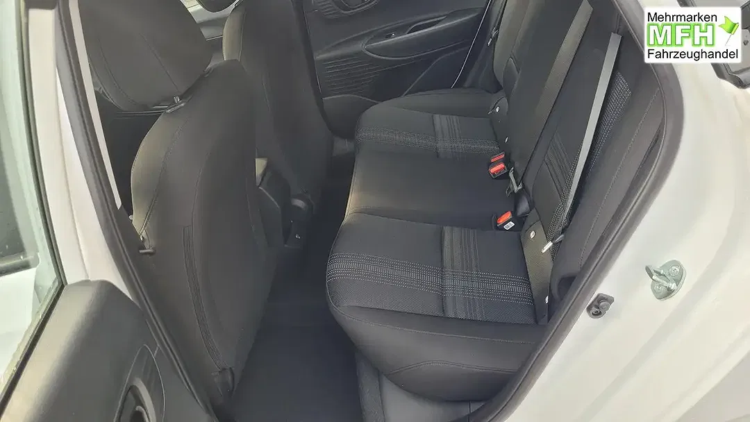 Hyundai i20 - Thumbnail 9