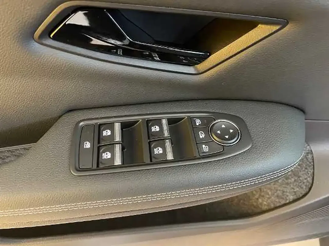 Mitsubishi Eclipse Cross - Thumbnail 5