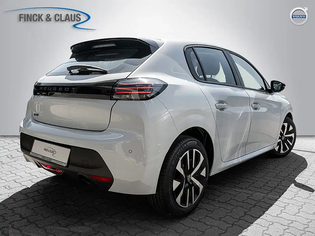 Peugeot 208 - Thumbnail 3