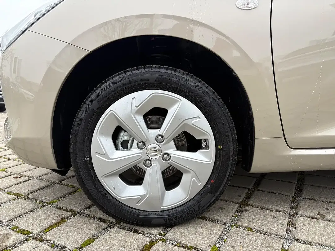 Suzuki Swift - Thumbnail 5