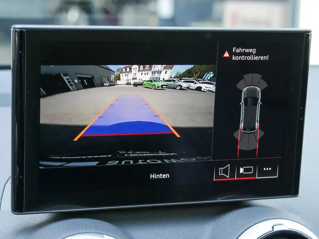 Audi SQ2 - Thumbnail 13