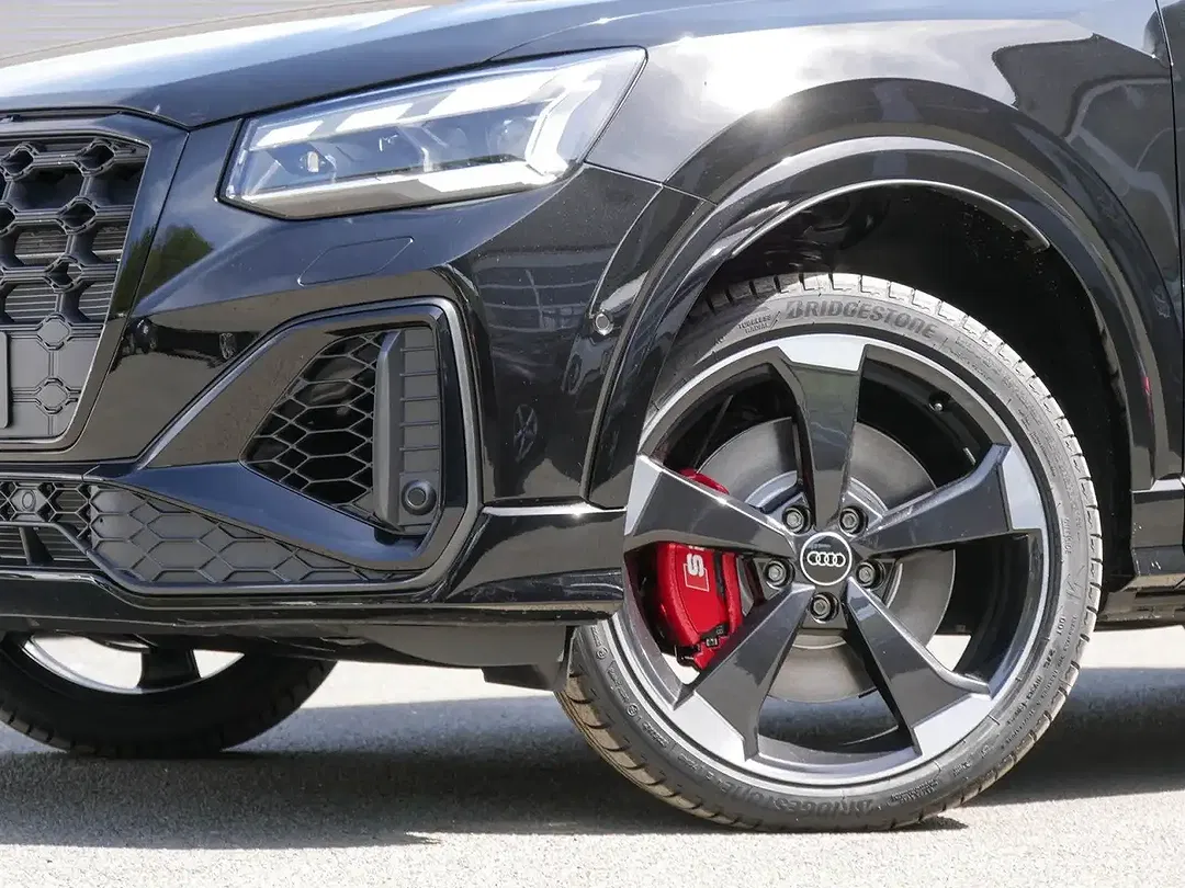 Audi SQ2 - Thumbnail 6