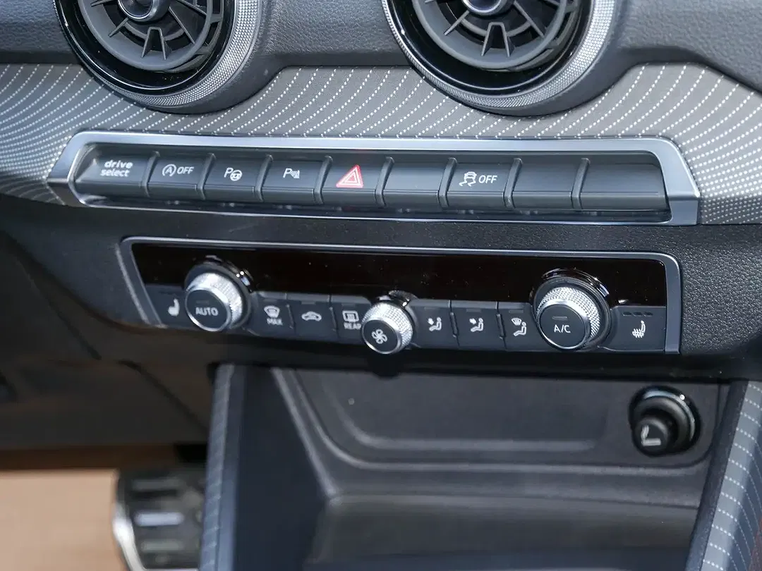 Audi SQ2 - Thumbnail 9