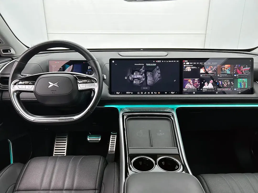 Xpeng G9 - Thumbnail 2