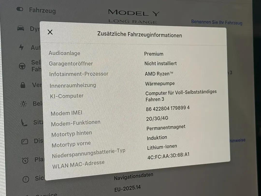 Tesla Model Y - Thumbnail 10