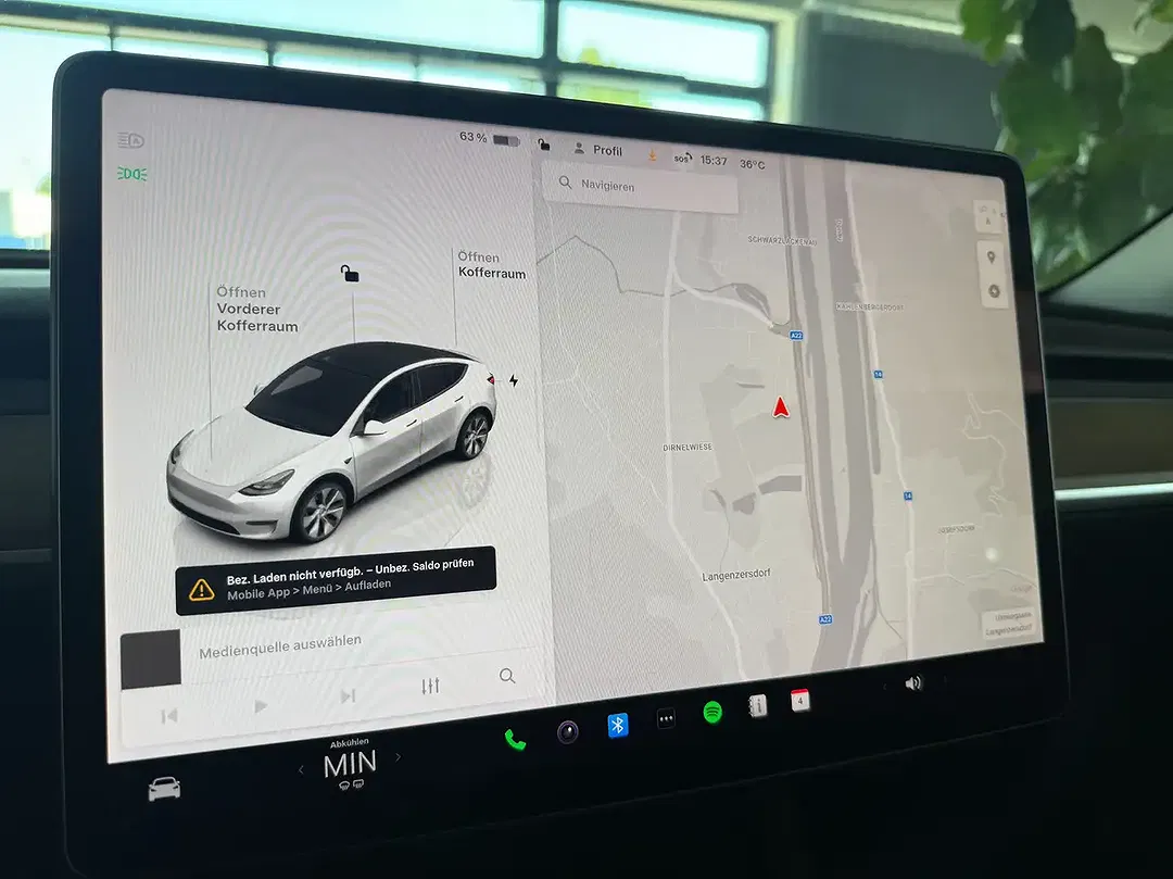 Tesla Model Y - Thumbnail 14