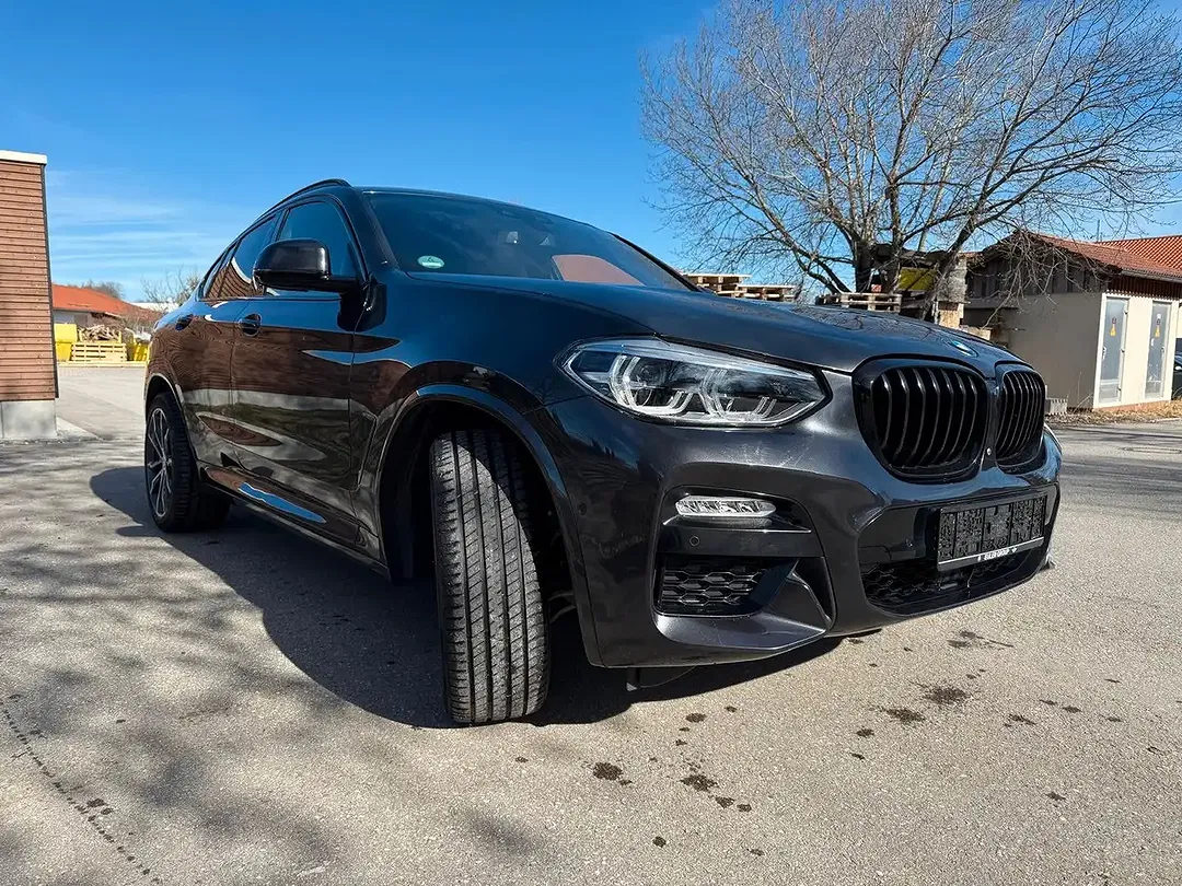 BMW X4 - Thumbnail 2