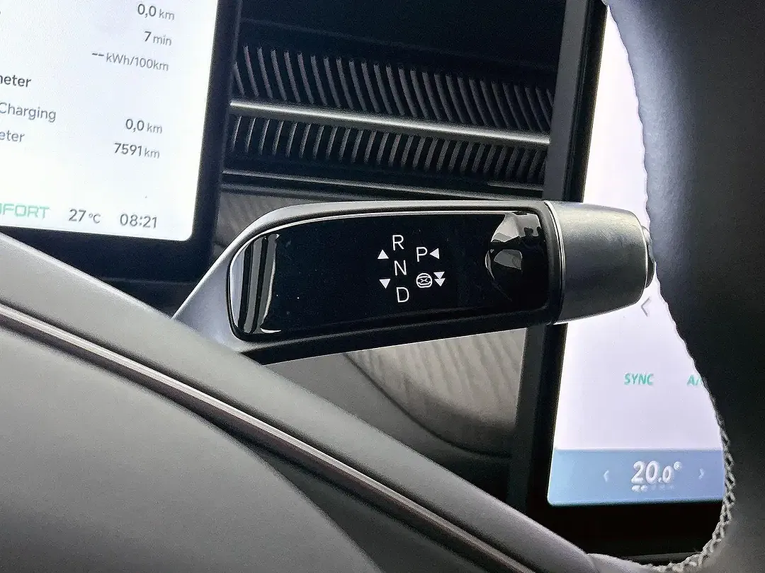 Xpeng G6 - Thumbnail 10