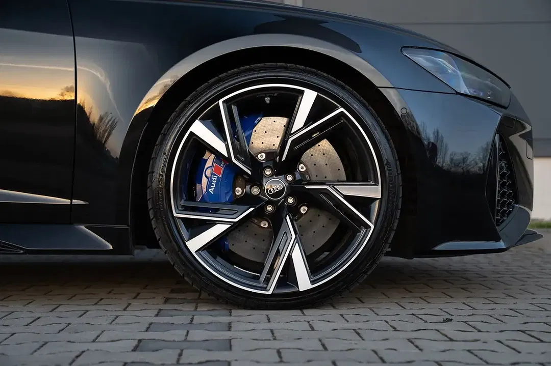 Audi RS6 - Thumbnail 11