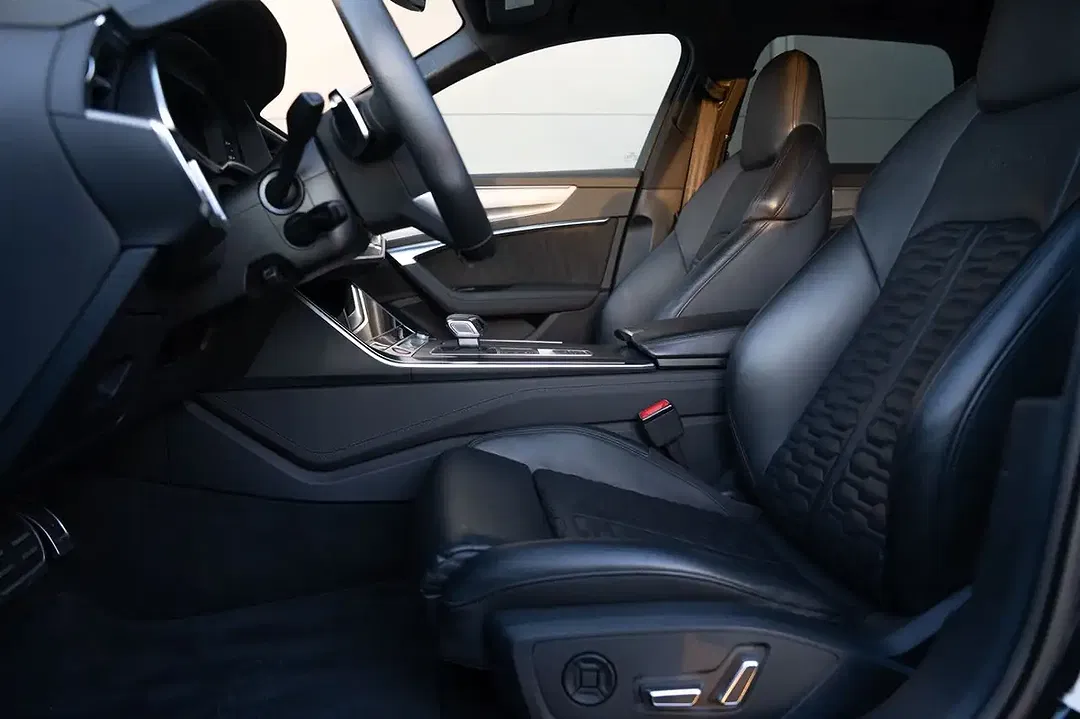 Audi RS6 - Thumbnail 13