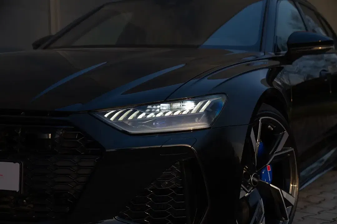 Audi RS6 - Thumbnail 2