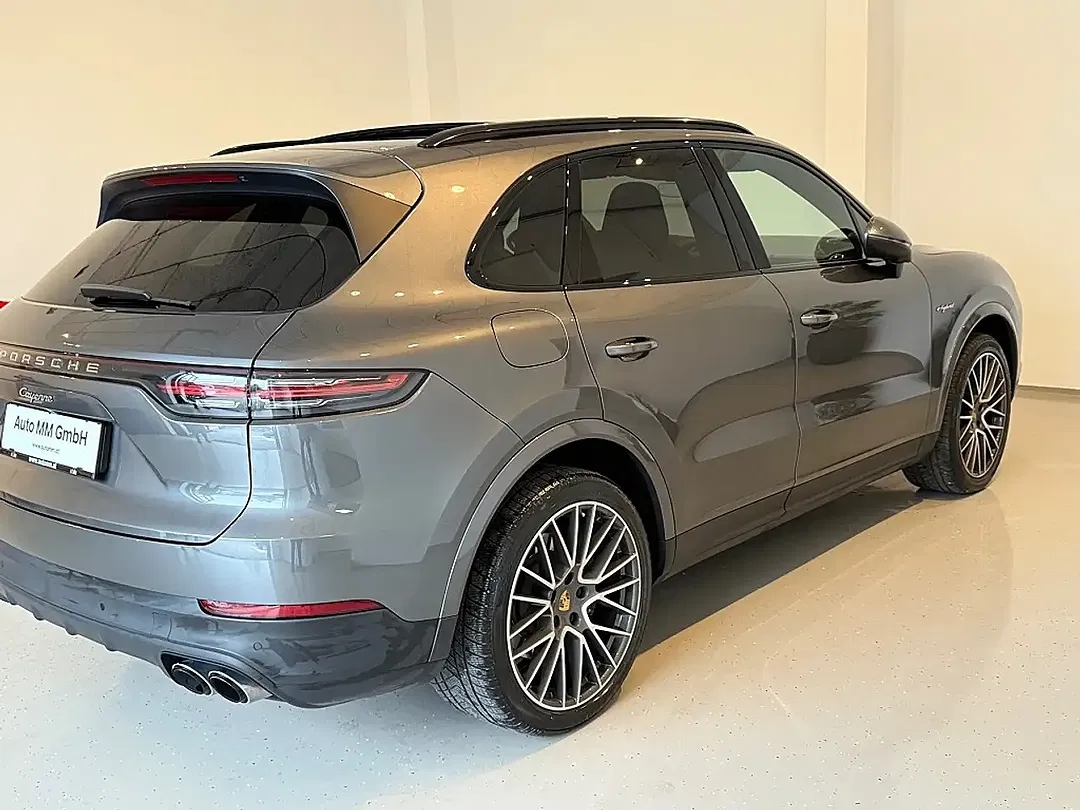 Porsche Cayenne - Thumbnail 10