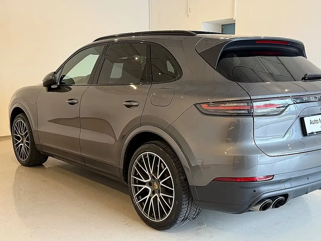 Porsche Cayenne - Thumbnail 12