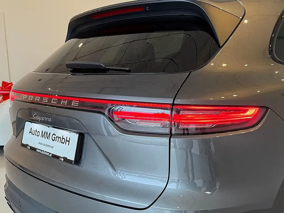 Porsche Cayenne - Thumbnail 14