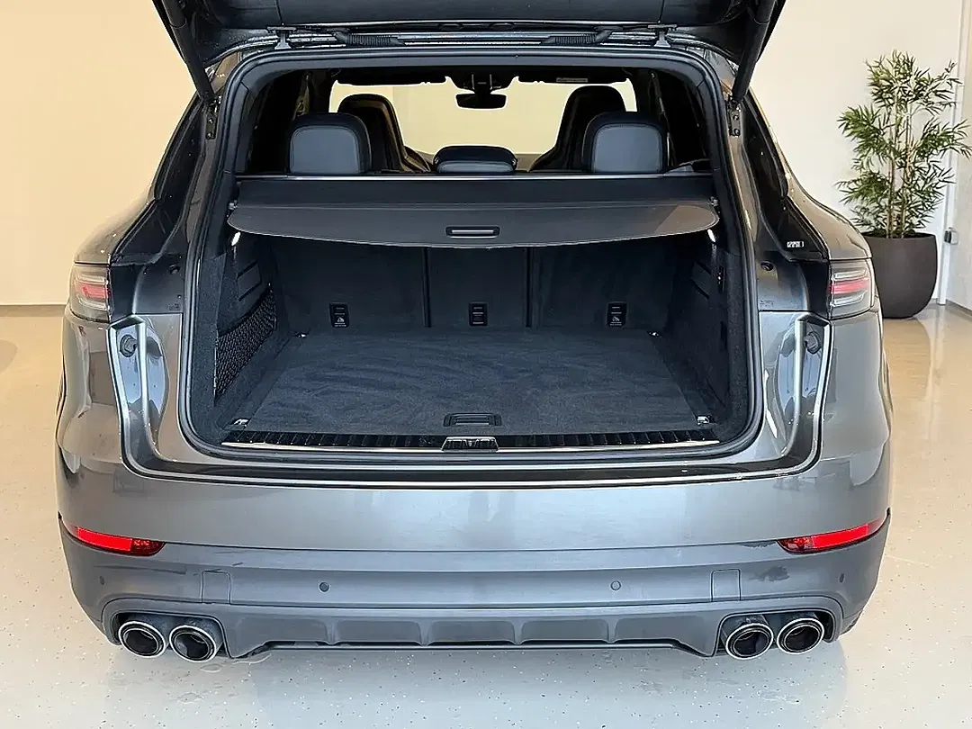 Porsche Cayenne - Thumbnail 16