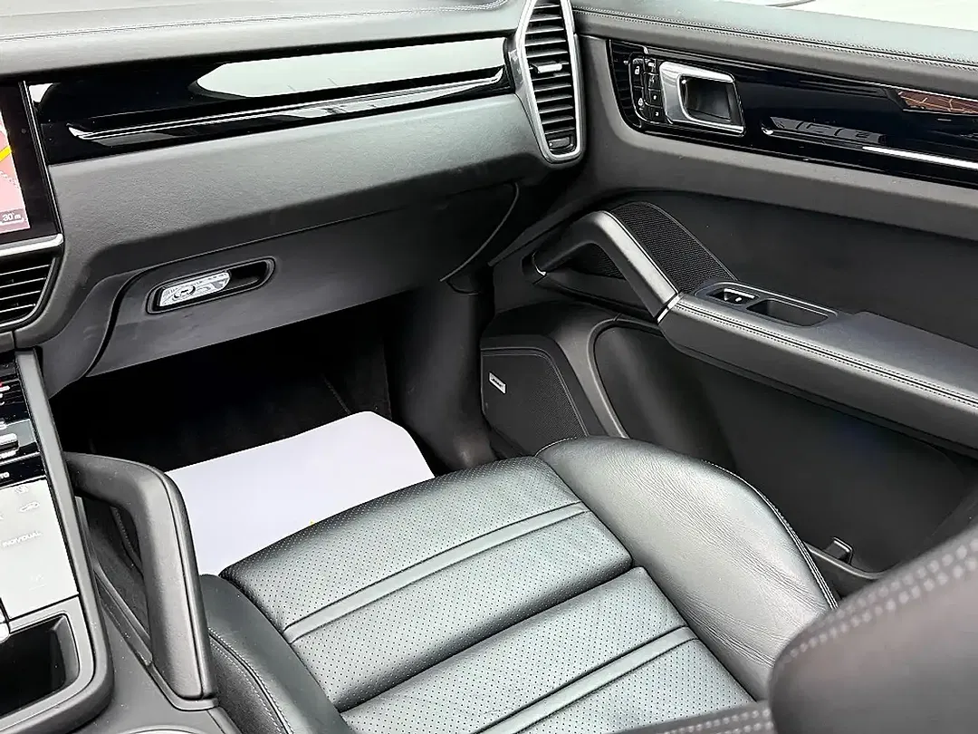Porsche Cayenne - Thumbnail 28