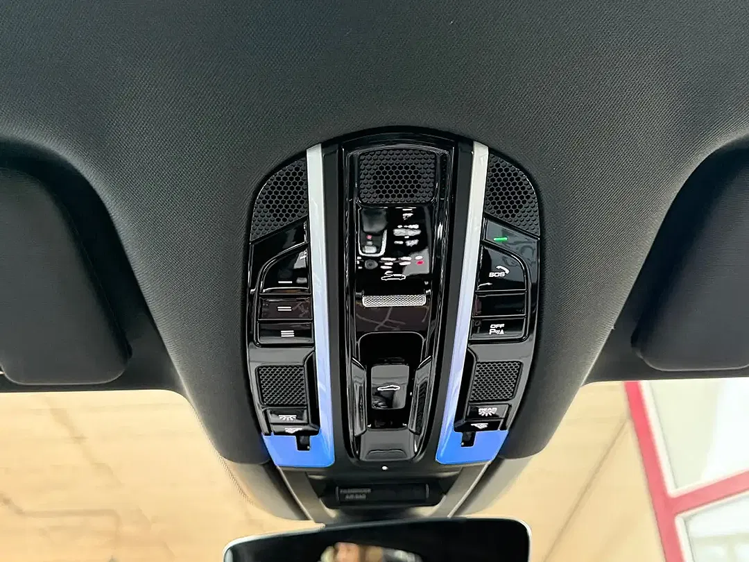 Porsche Cayenne - Thumbnail 30