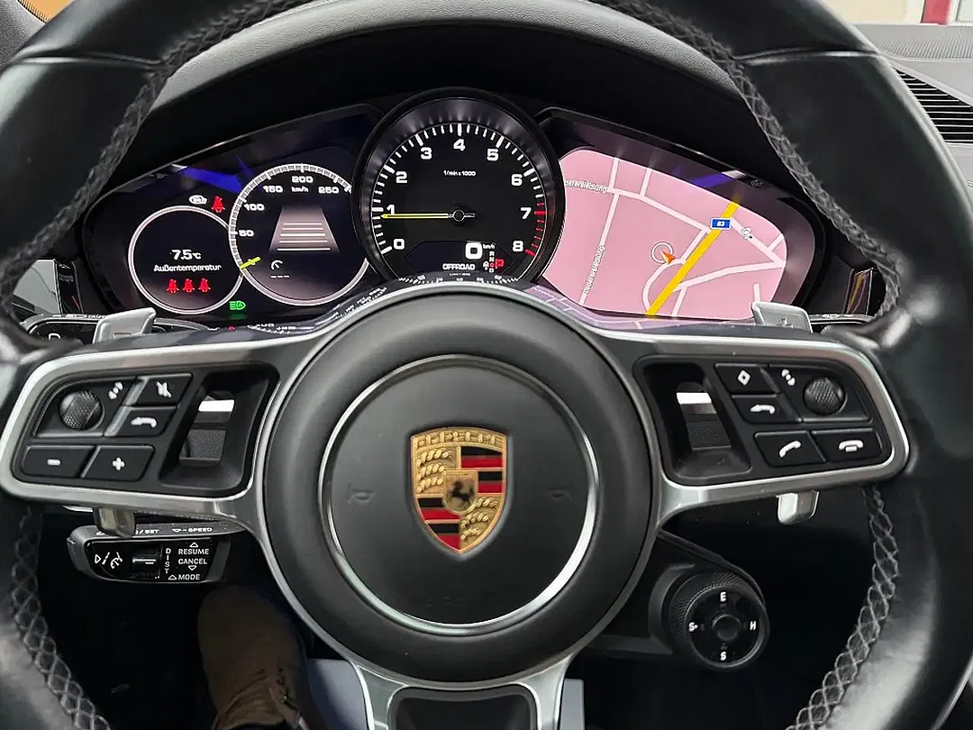 Porsche Cayenne - Thumbnail 38