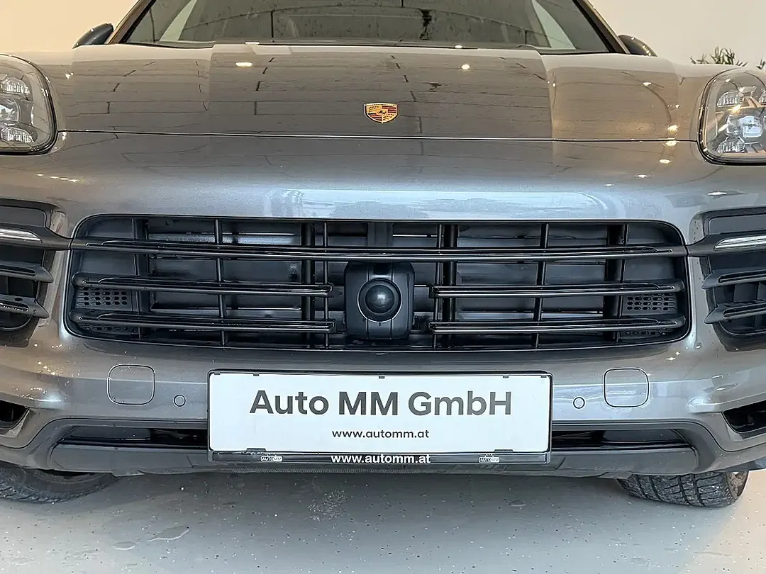 Porsche Cayenne - Thumbnail 8