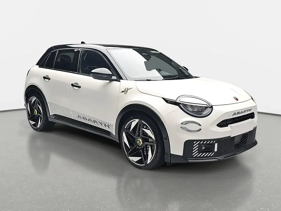 Abarth 600e - Thumbnail 2