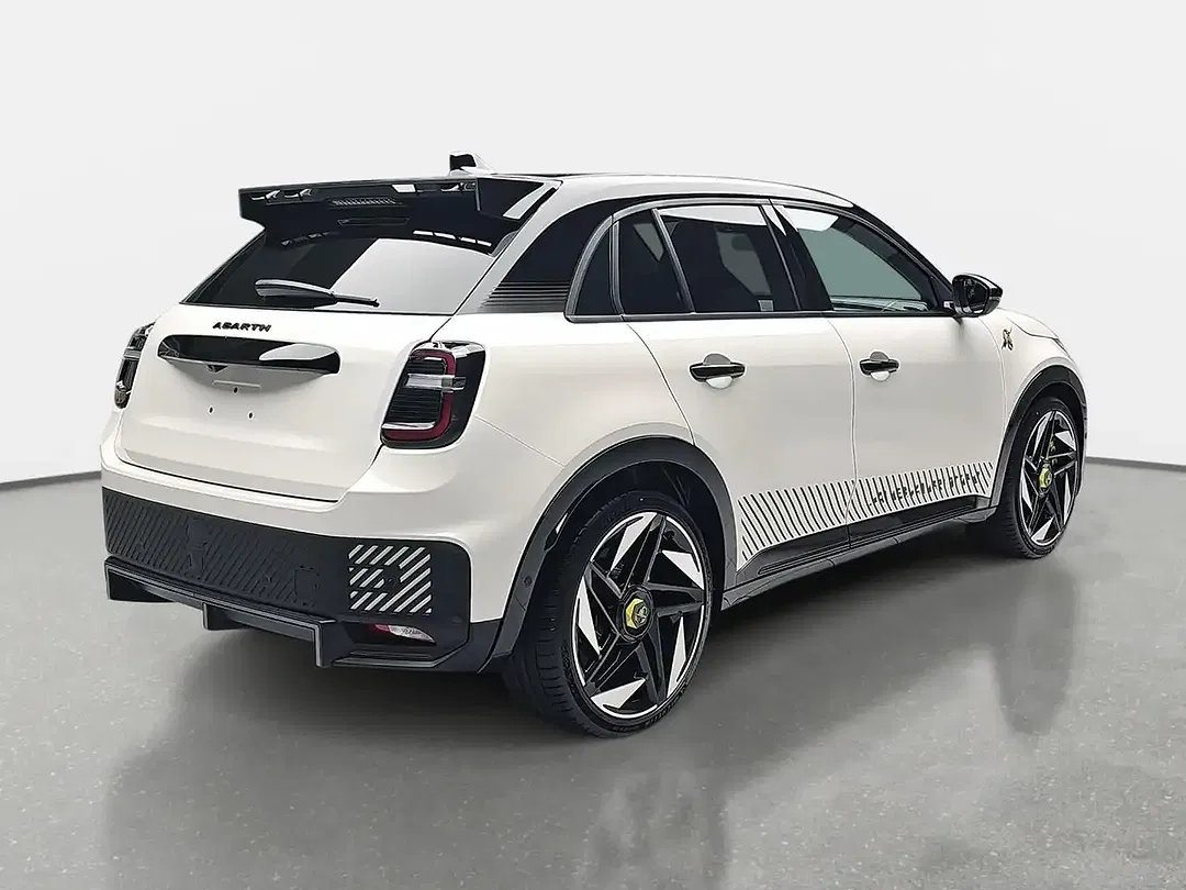 Abarth 600e - Thumbnail 3