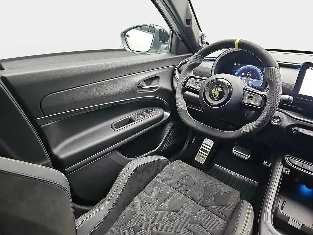 Abarth 600e - Thumbnail 8
