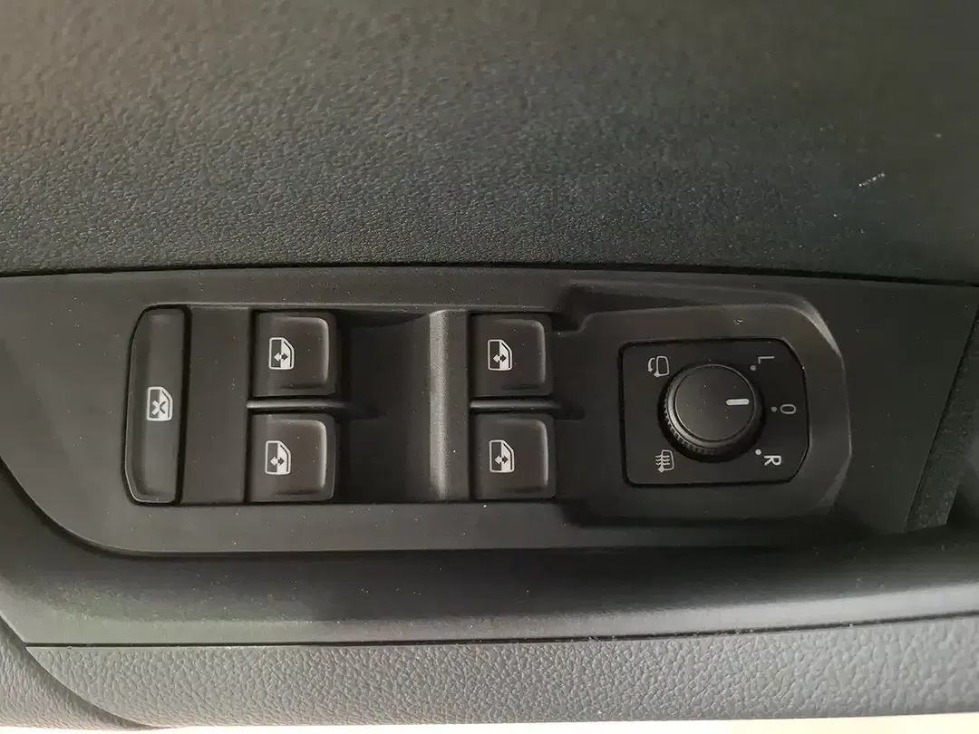 Skoda Karoq - Thumbnail 11