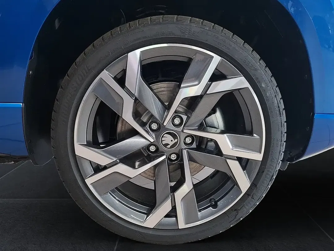 Skoda Karoq - Thumbnail 5