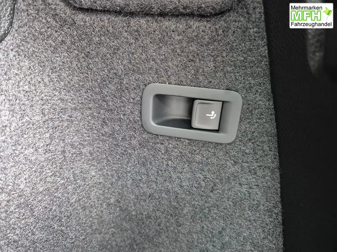 Skoda Karoq - Thumbnail 11