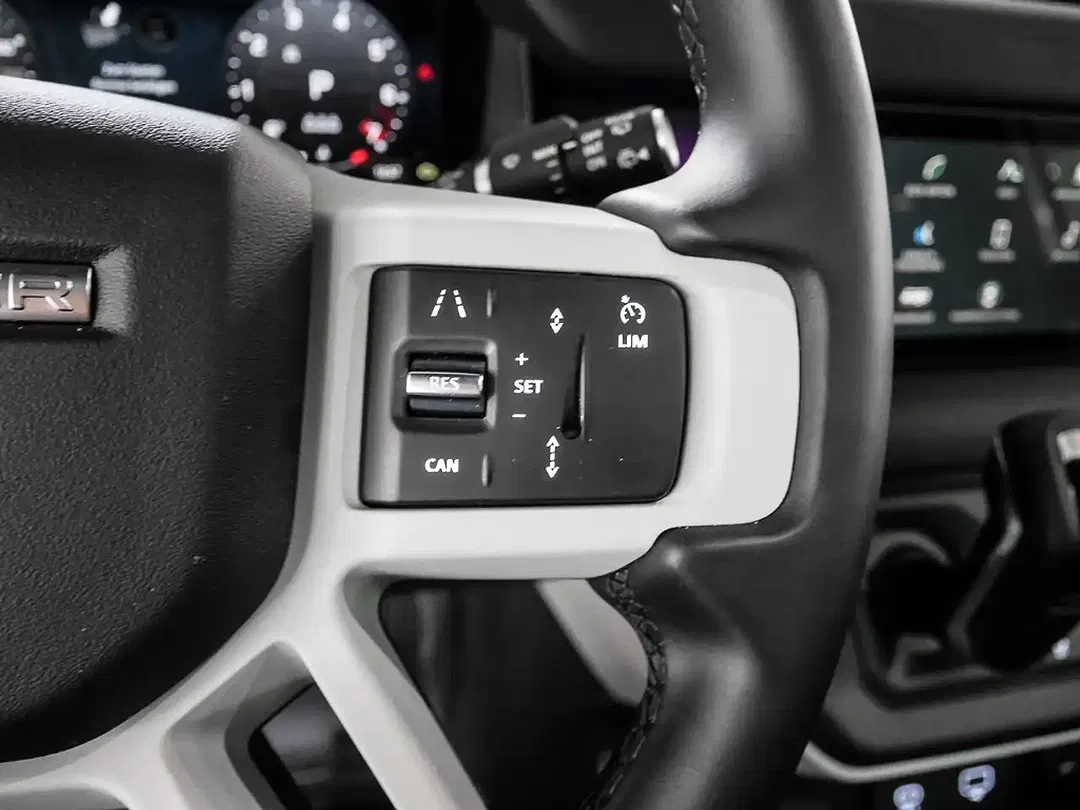Land Rover Defender - Thumbnail 15