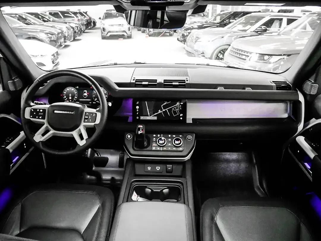 Land Rover Defender - Thumbnail 5