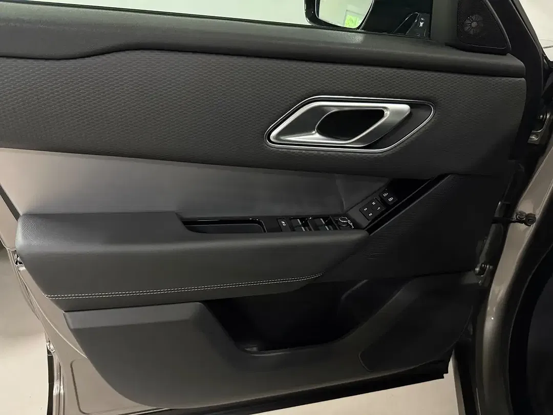 Land Rover Range Rover Velar - Thumbnail 15