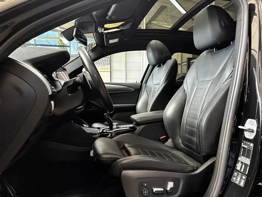 BMW X4 M - Thumbnail 10