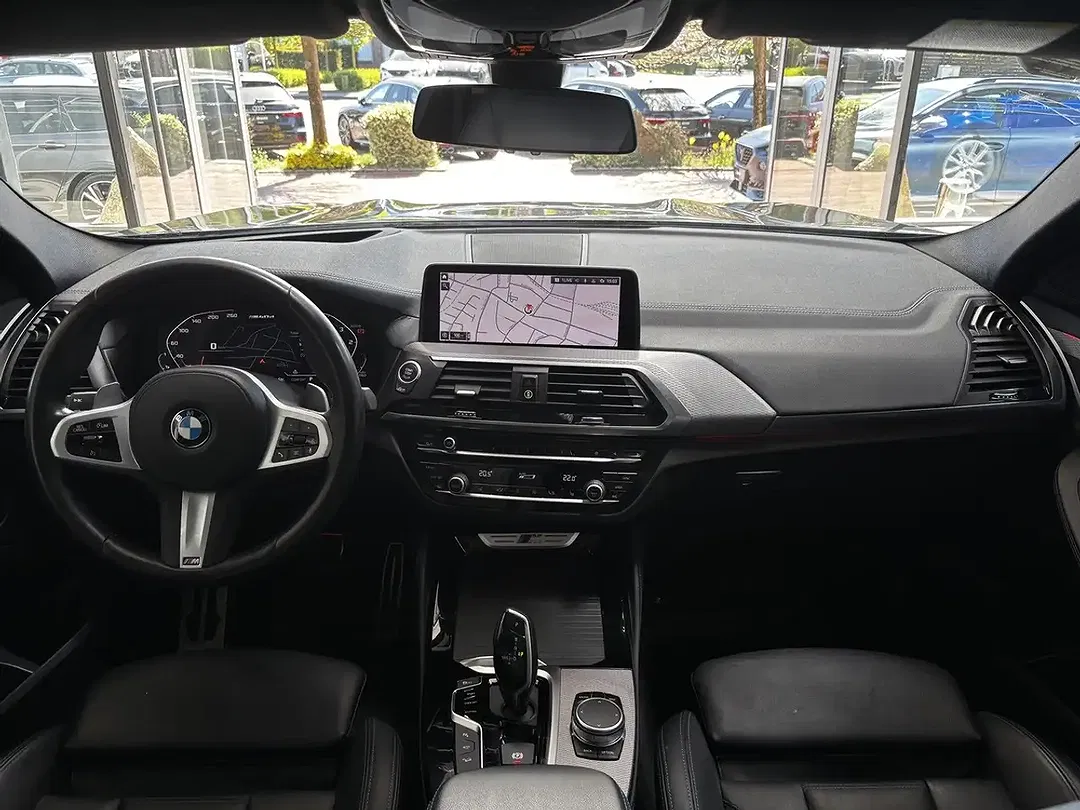 BMW X4 M - Thumbnail 15
