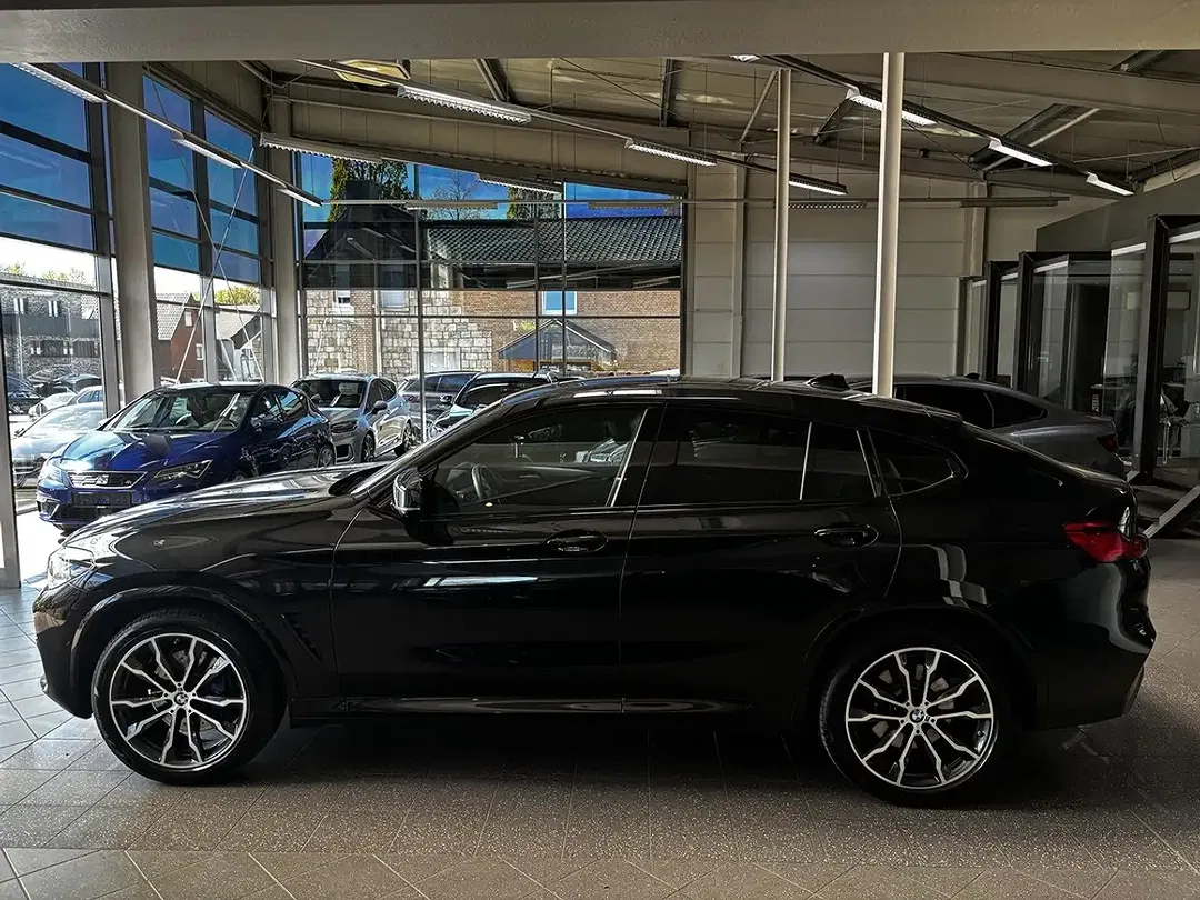 BMW X4 M - Thumbnail 8