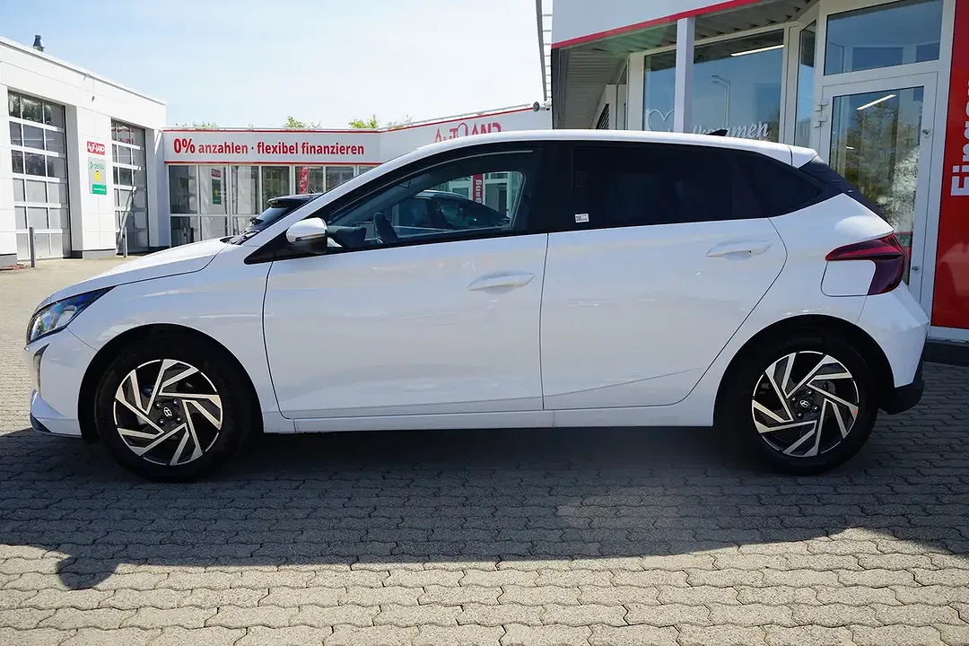Hyundai i20 - Thumbnail 3