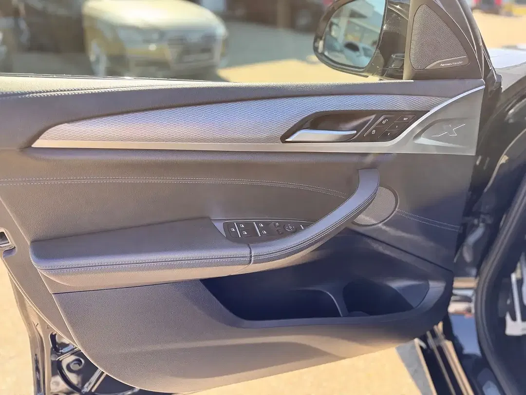 BMW X4 - Thumbnail 12