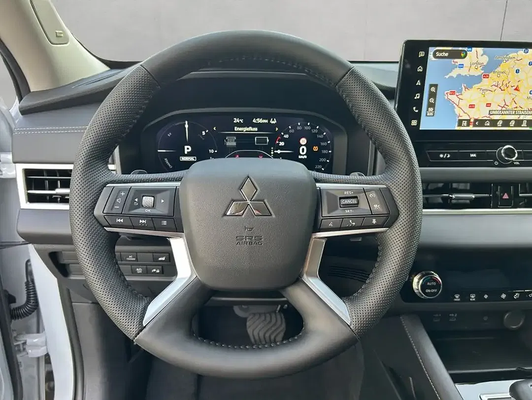 Mitsubishi Outlander - Thumbnail 11