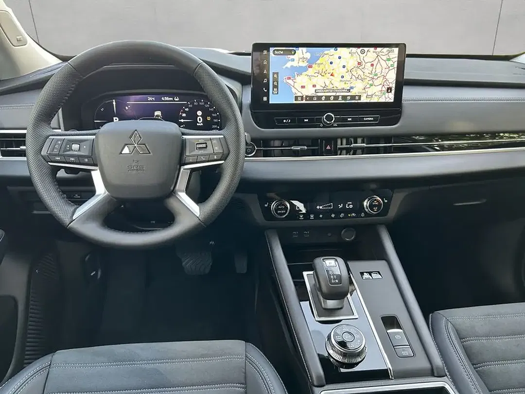 Mitsubishi Outlander - Thumbnail 13