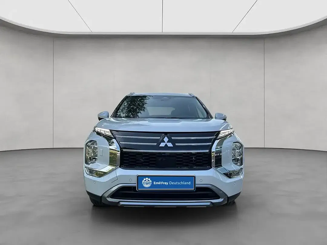 Mitsubishi Outlander - Thumbnail 9