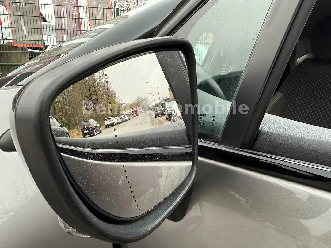 Renault Captur - Thumbnail 12