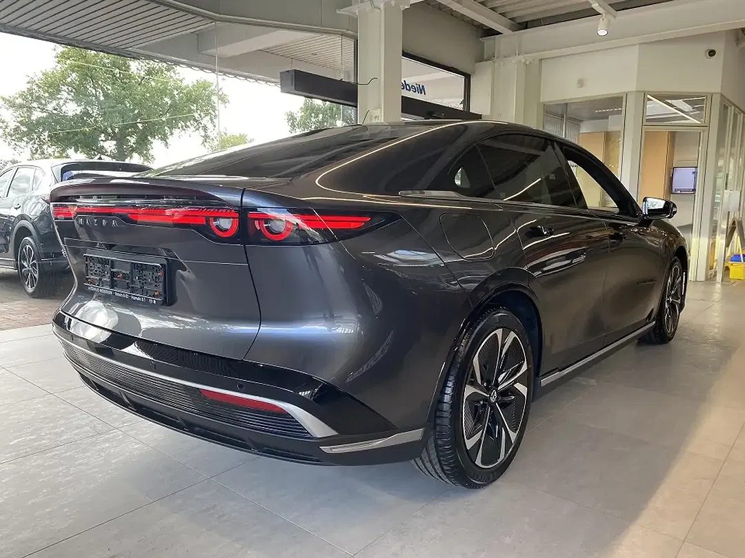Mazda 6e - Thumbnail 2