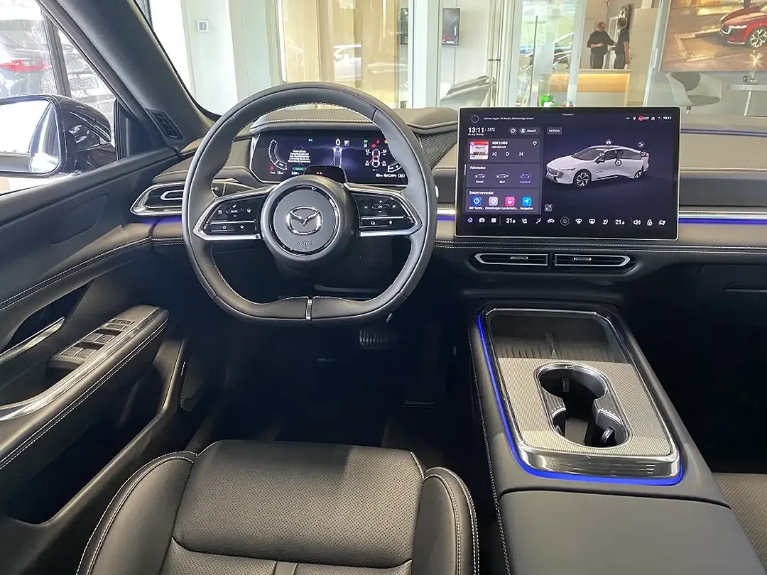 Mazda 6e - Thumbnail 3