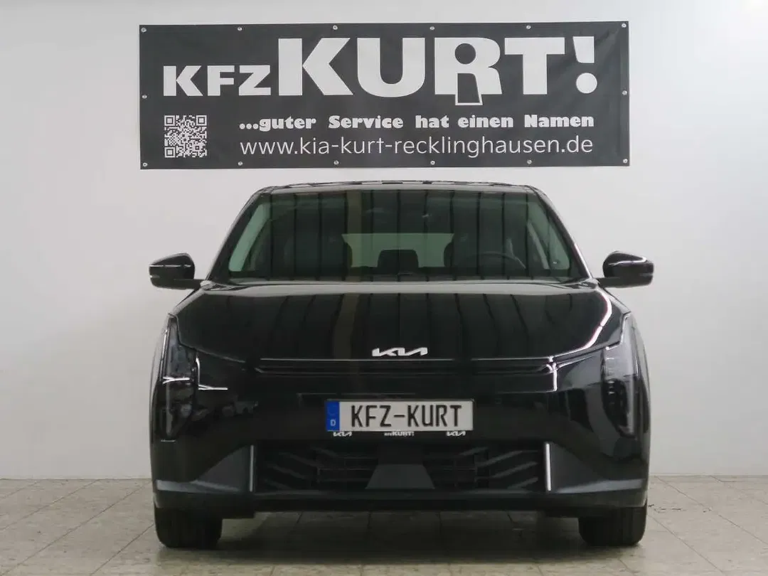 Kia EV4 - Thumbnail 2