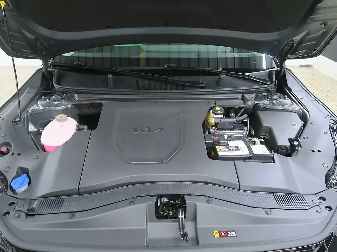 Kia EV4 - Thumbnail 6
