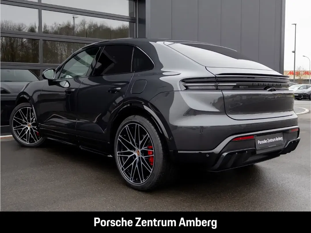 Porsche Macan - Thumbnail 2