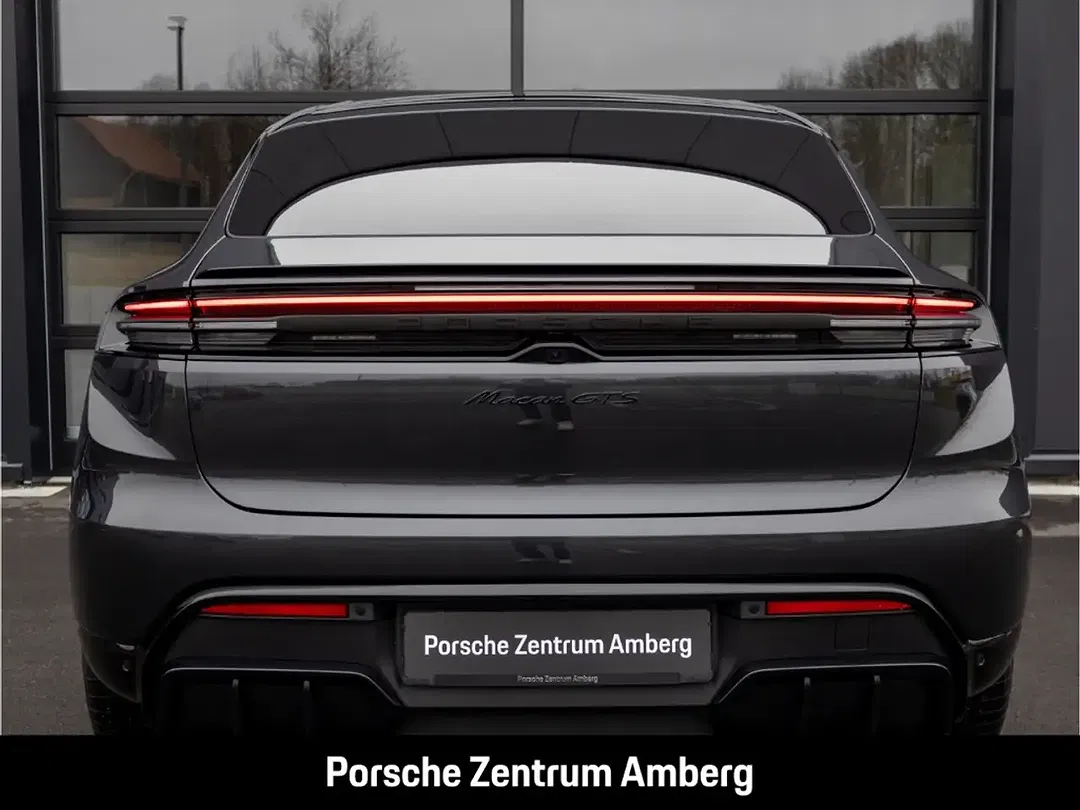 Porsche Macan - Thumbnail 4
