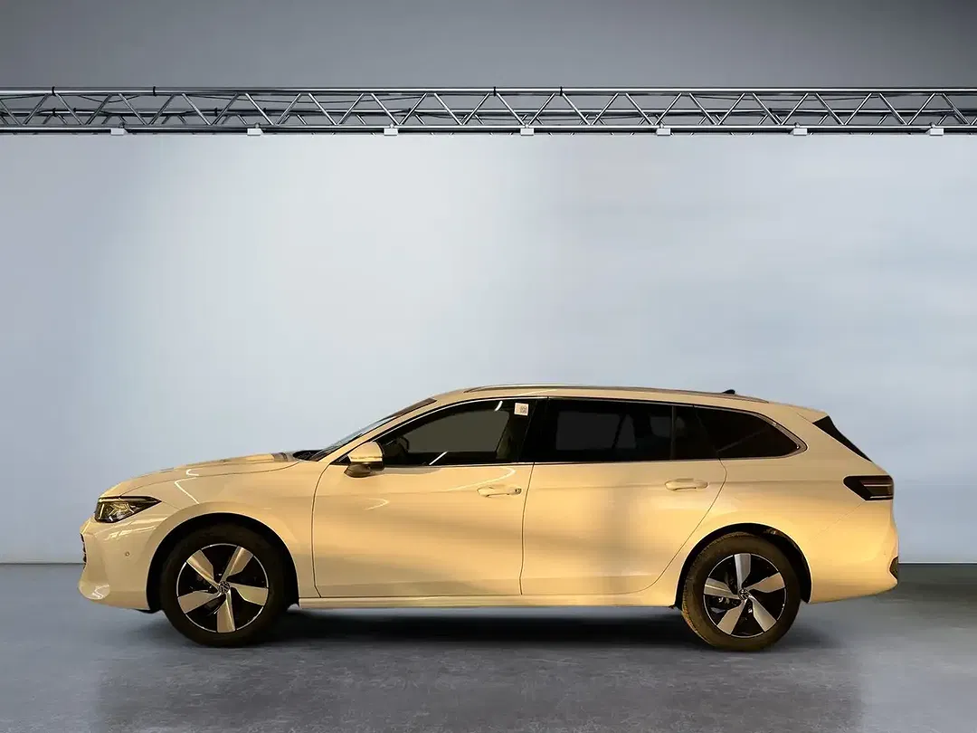 Volkswagen Passat Variant - Thumbnail 2